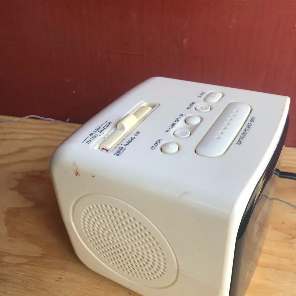 Sony White  and Black FM/AM Digital Clock Radio